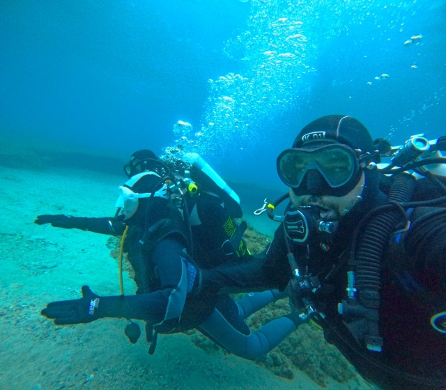 Tanque, oxígeno y aletas 