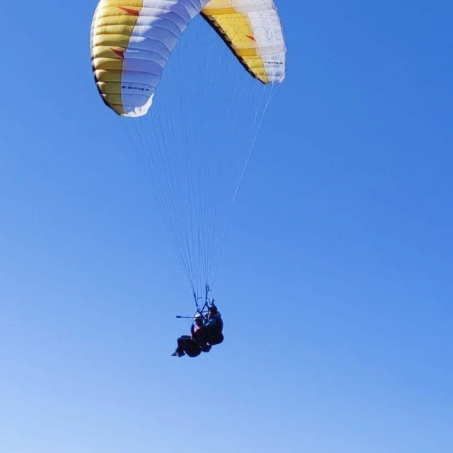 Disfruta de un vuelo en parapente en Borgo Chiese 