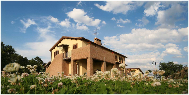  Una de las casas rurales de Poggio di MontedOro 