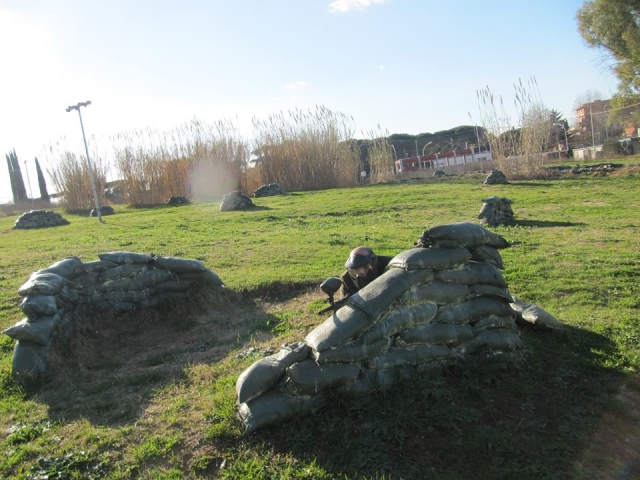 Buscando refugio de los disparos