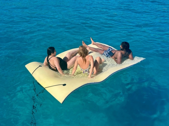  Excursión en barco en compañía 