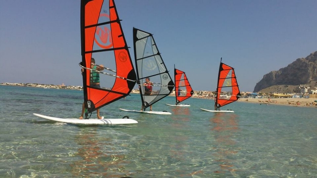  Estudiantes de windsurf