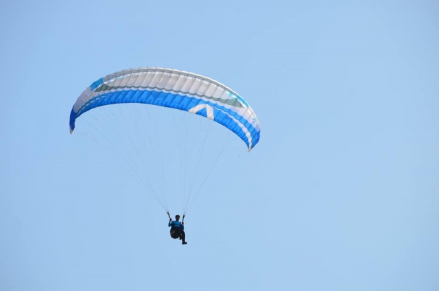  el cielo azul le espera solo 