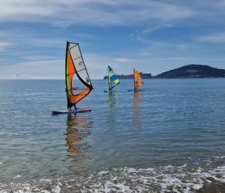 Estancia + Curso de windsurf Formia
