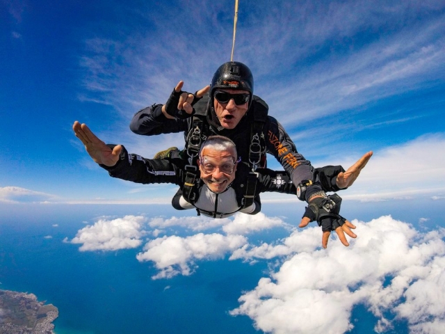 Salto en paracaídas tándem en Sicilia