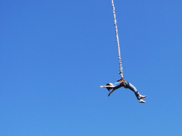 Salto de bungee en Sicilia (PA)