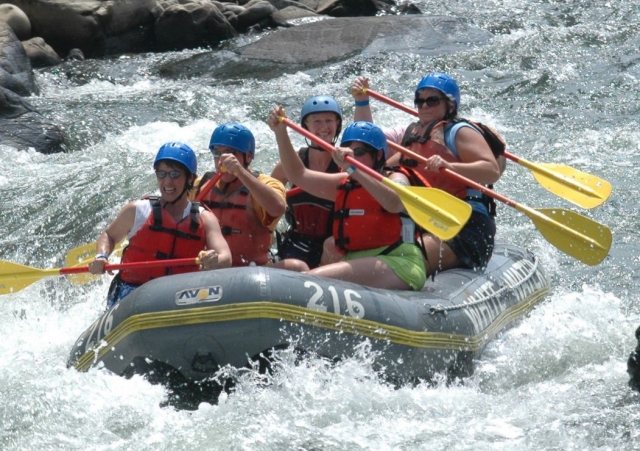 Rafting en el río Lao 