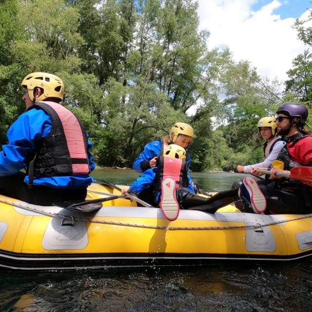  Rafting en la naturaleza