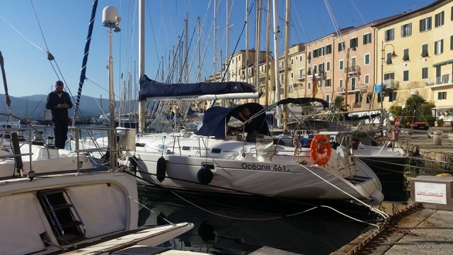  El barco que utilizaremos amarrado 