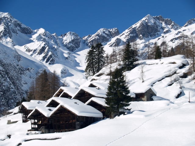 un maravilloso pueblo en Val d'Otro 