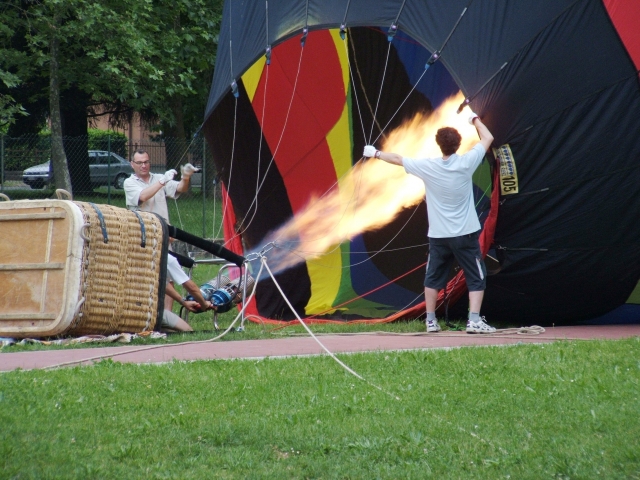  Llenado de globos aerostáticos 