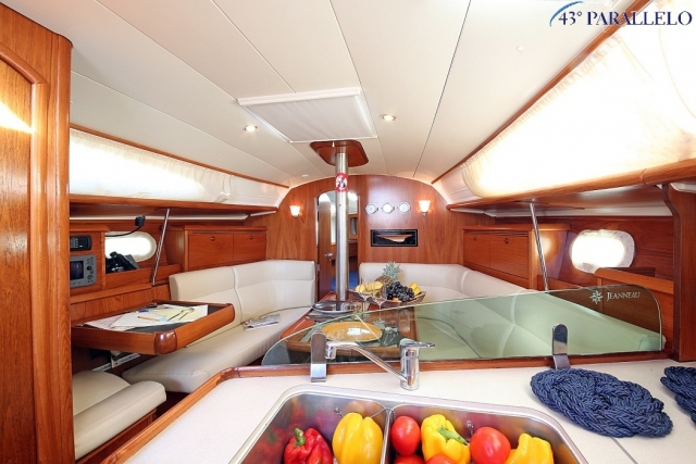  Sun Odyssey 35 - interiores