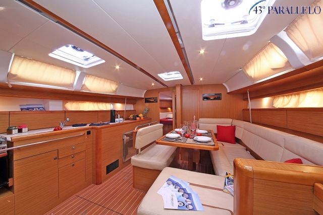  Sun Odyssey 44i - interiores
