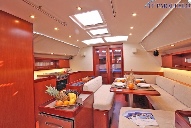  Oceanis 50 Familiar - interno