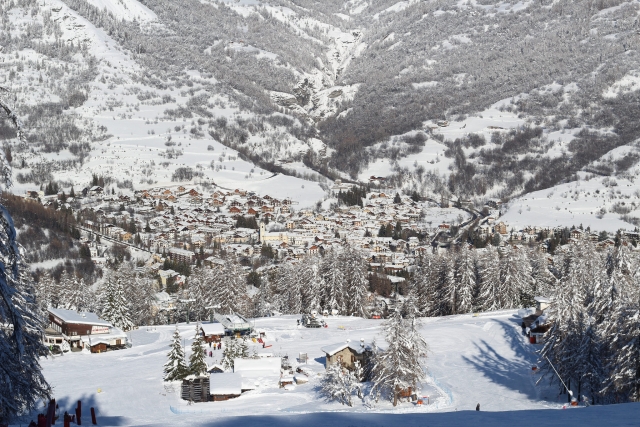  Bardonecchia cubierta de nieve