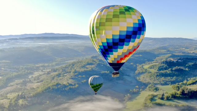  Sobrevolando toscana