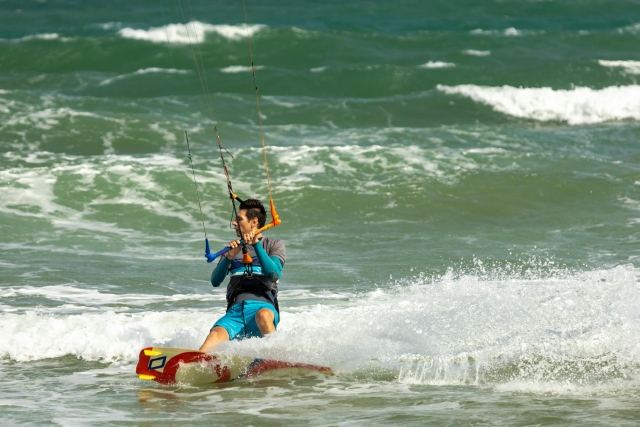 ¡Oferta de Semana Santa! Curso básico de kitesurf 5 horas Lacio