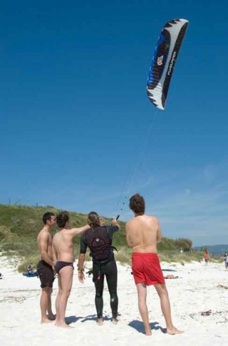 1er curso de iniciación al kitesurf 25-28 abril 2013