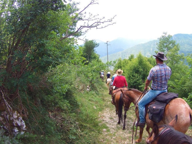  Subir a caballo en Molise 