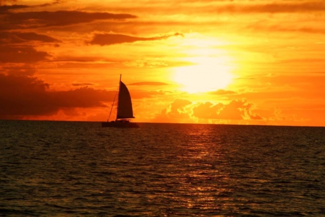  Puesta de sol en el mar 