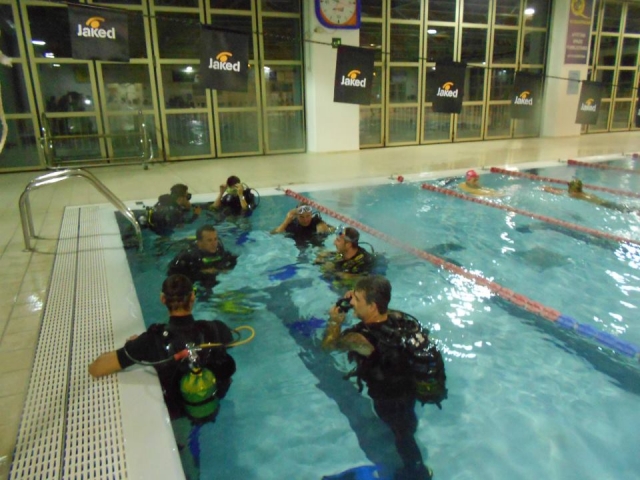 Primeras pruebas en la piscina