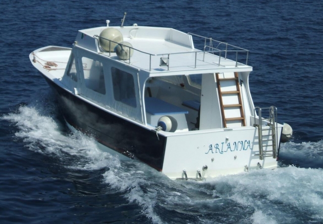  uno de los barcos