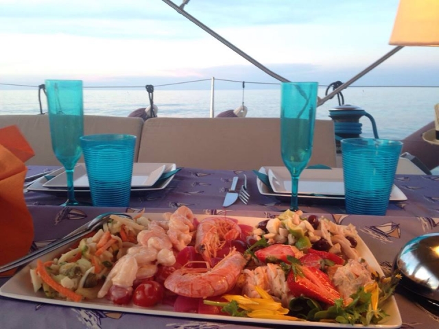  Rica ensalada de pescado 