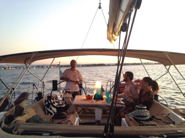  Aperitivo en el barco