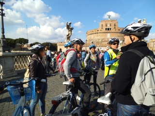 Tour de un día en bicicleta para descubrir Roma.