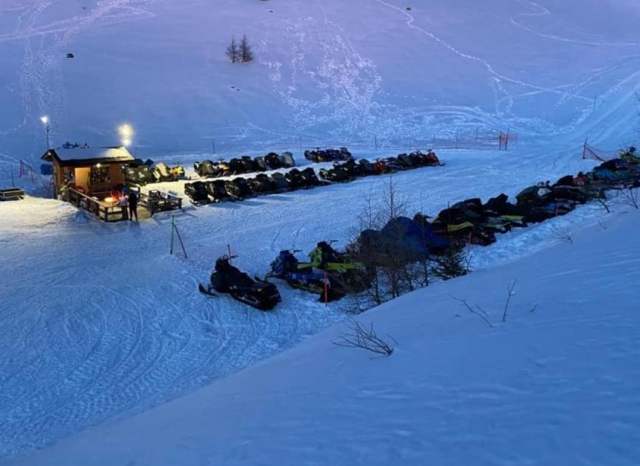  nuestras motos de nieve 