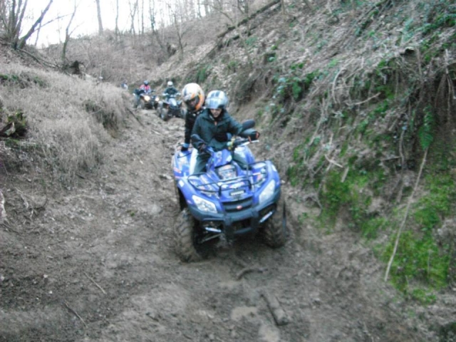  Dos en el cuatrimoto 