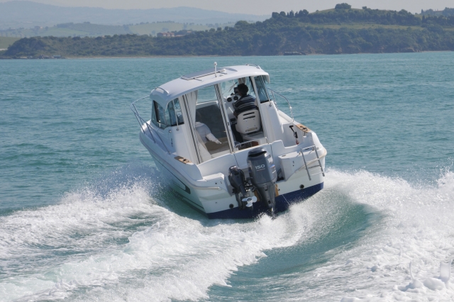 Barco Beneteau Antares 750 