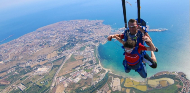  Salto en paracaídas tándem 