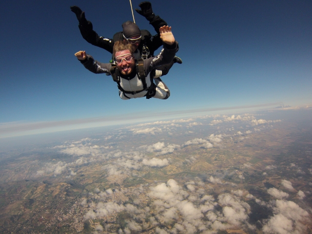 Tocando las nubes con las manos 