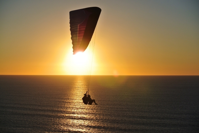  Parapenle sobre el mar 
