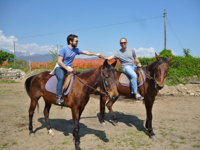  Dos amigos a caballo