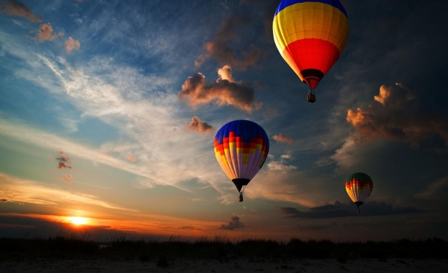  Globos aerostáticos en vuelo 