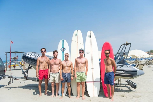  Alumnos de escuela de surf