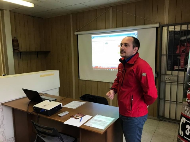  Instructor 