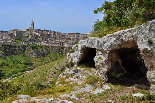  Las cueva y la vista de Matera 
