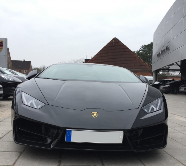  Lamborghini Huracan 