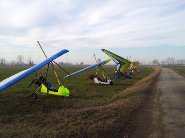 Alas delta en la pista 