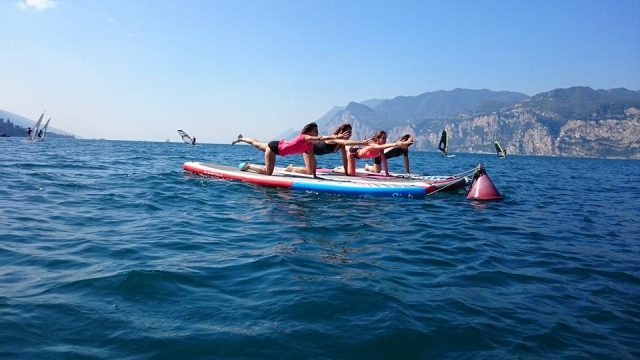  Yoga en el lago de Garda
