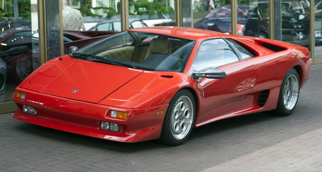  Lamborghini rojo llameanle 