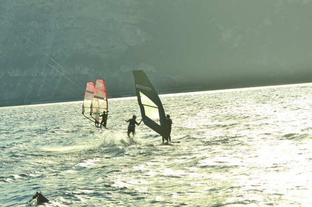  Windsurf en el lago 