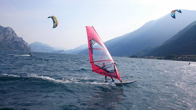  Renta uno de nuestros windsurfs 