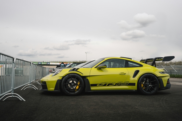  Porsche 911GT4 RS 3