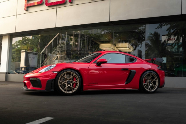  Porsche GT4 RS 2 