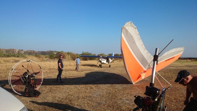 Preparando el ala delta 