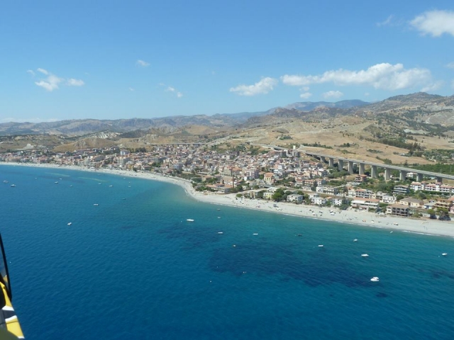 Sobrevolando la costa 